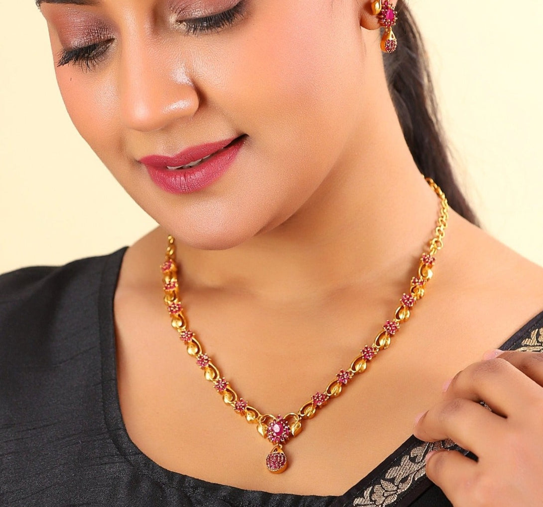 Semi Flower Design Necklace Set - Kanyaa