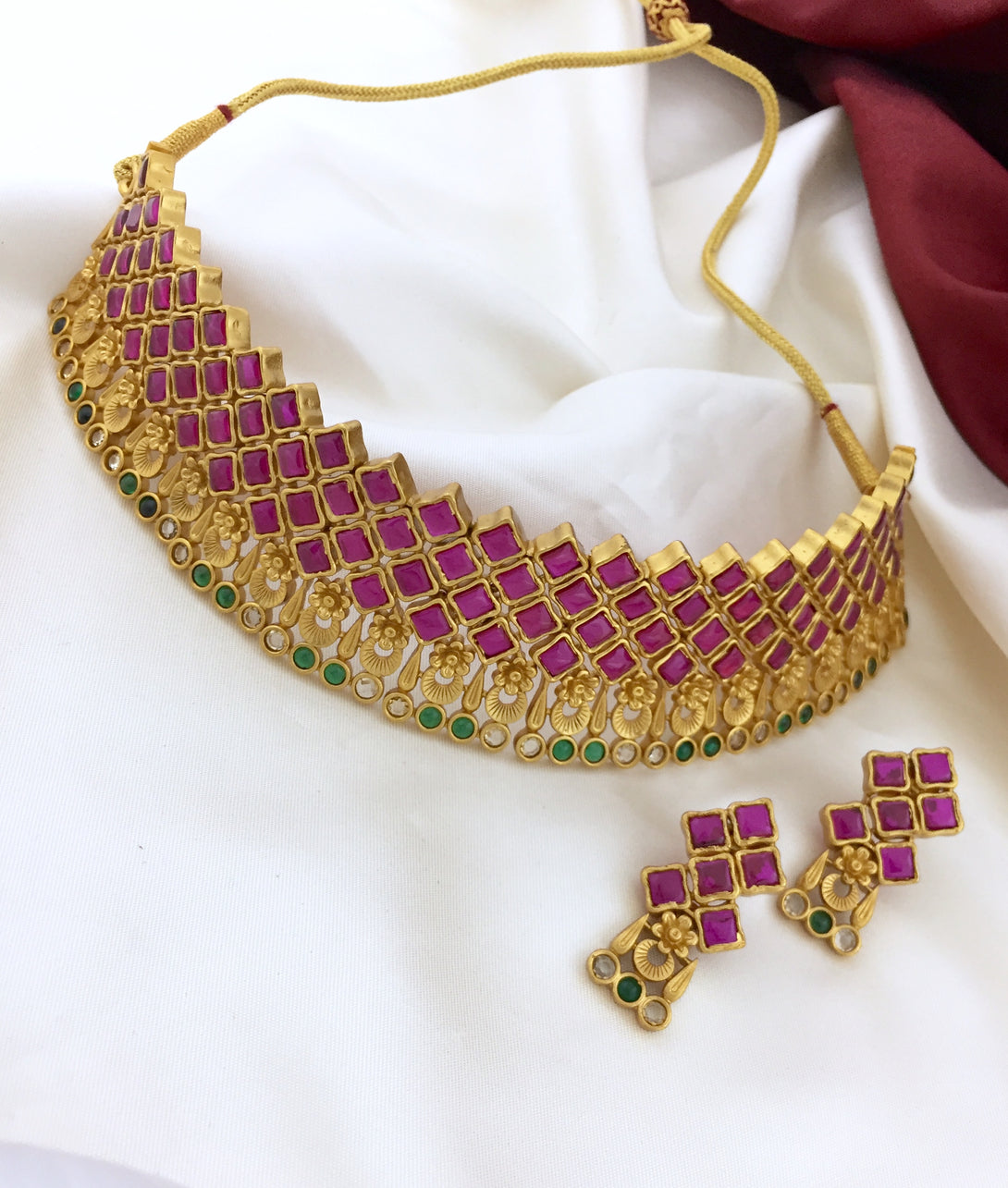 Stunning Ruby And Kemp Stone Choker - Kanyaa