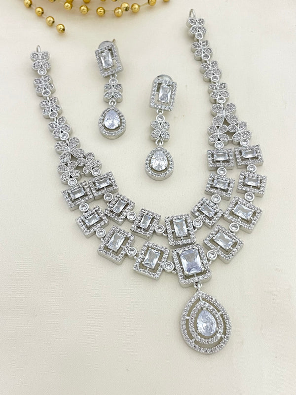 Classic White Ad Stone Necklace Set