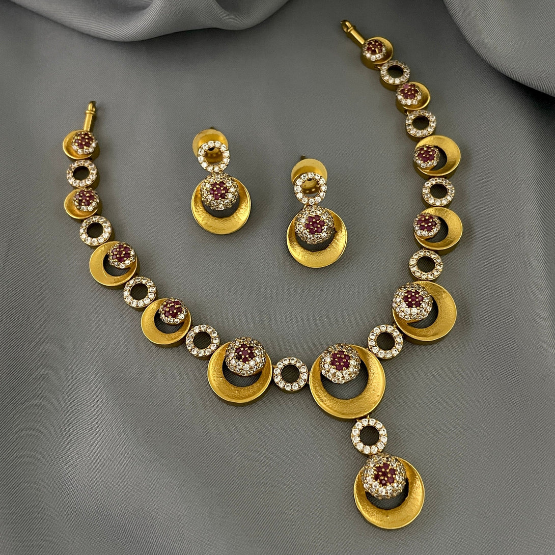 Exquisite Moon Design Necklace Set - Kanyaa