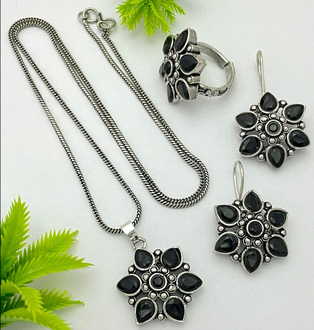 Exclusive Black Flower Pendent Set - Kanyaa